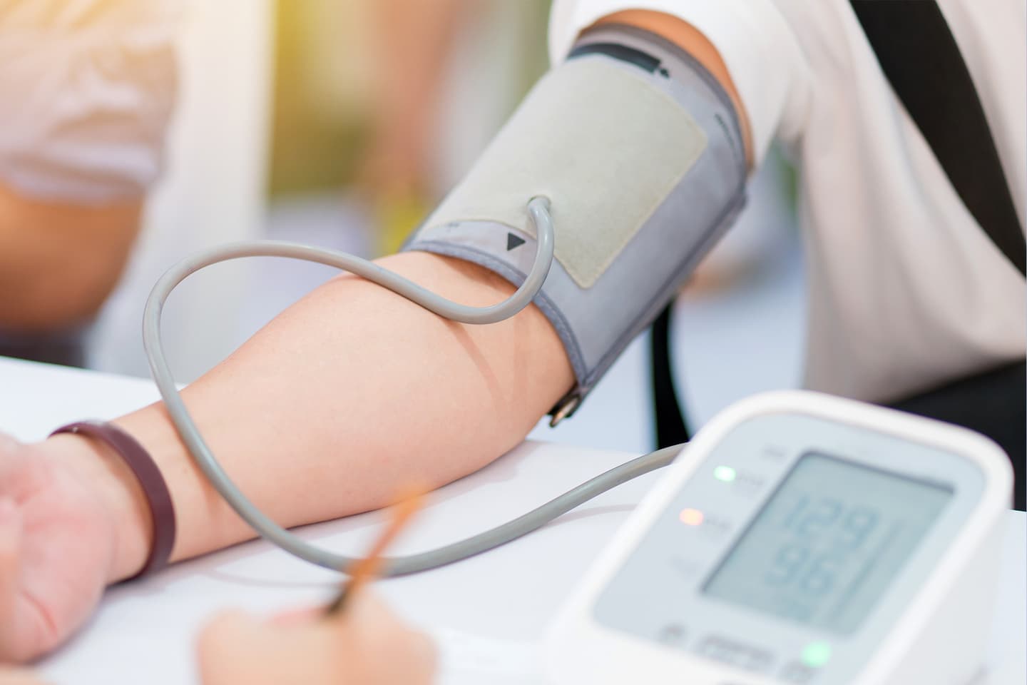 山本クリニック_血圧測定のイメージ画像
